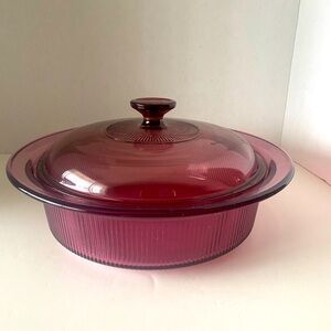 Vision by corning ware V – 33 – B2.5 L cranberry ribbed glass Dutch oven W/lid